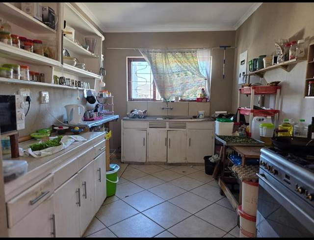 5 BEDROOM HOUSE FOR SALE IN KENSINGTON